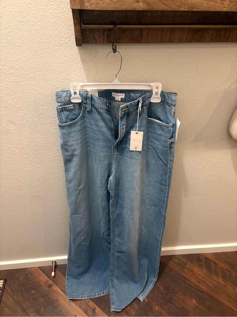 NWT Good American Good Standard Ease Jeans Size 4